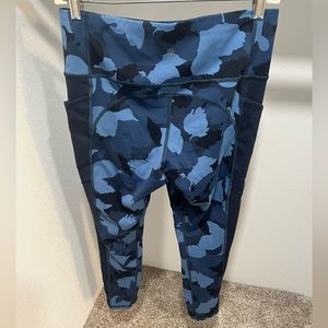 Athleta Blue High Rise All in Camo Leggings Size Medium